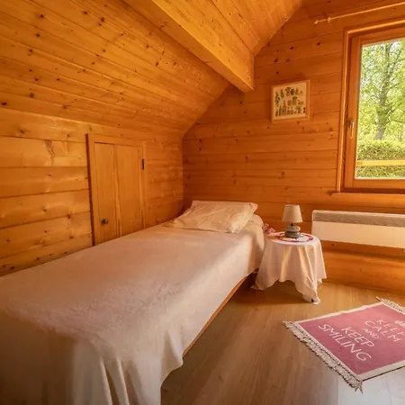 Le Pin A 2 Pas De Gerardmer, Dans La Vallee Des Lacs Feriehus